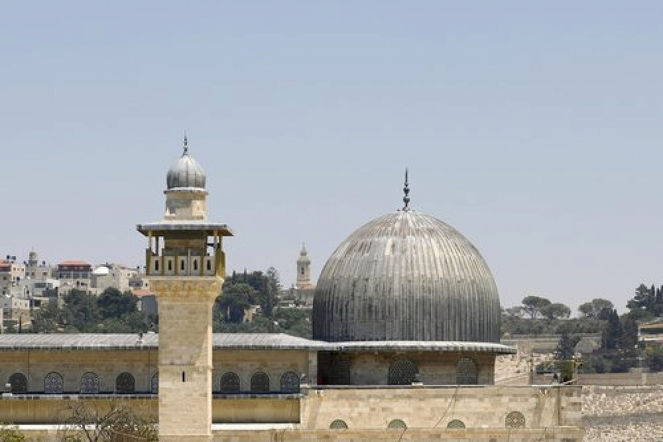 A view of the Al-Aqsa Mosque on Jerusalem’s Temple Mount. Credit: Andrew Shiva via Wikimedia Commons.