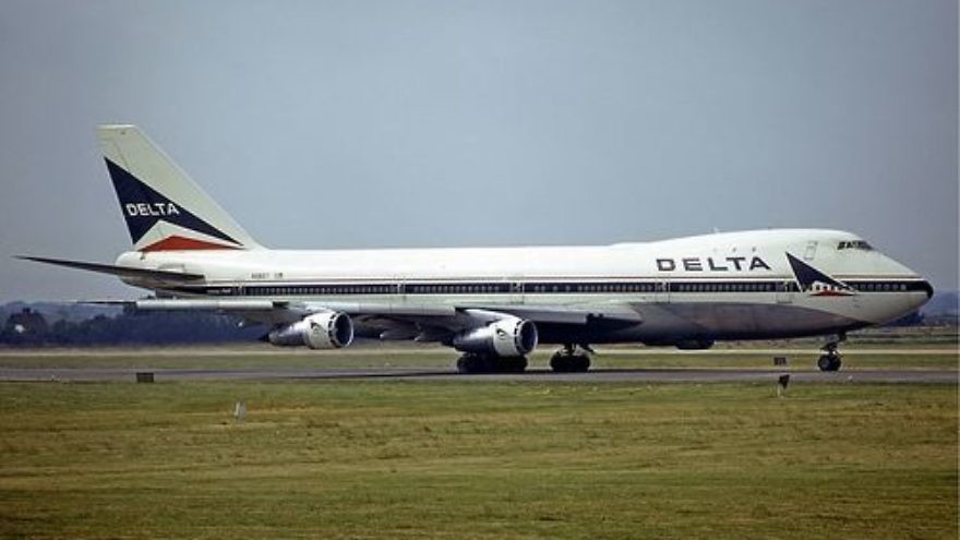 A Delta Air Lines plane. Credit: Steve Fitzgerald via Wikimedia Commons.