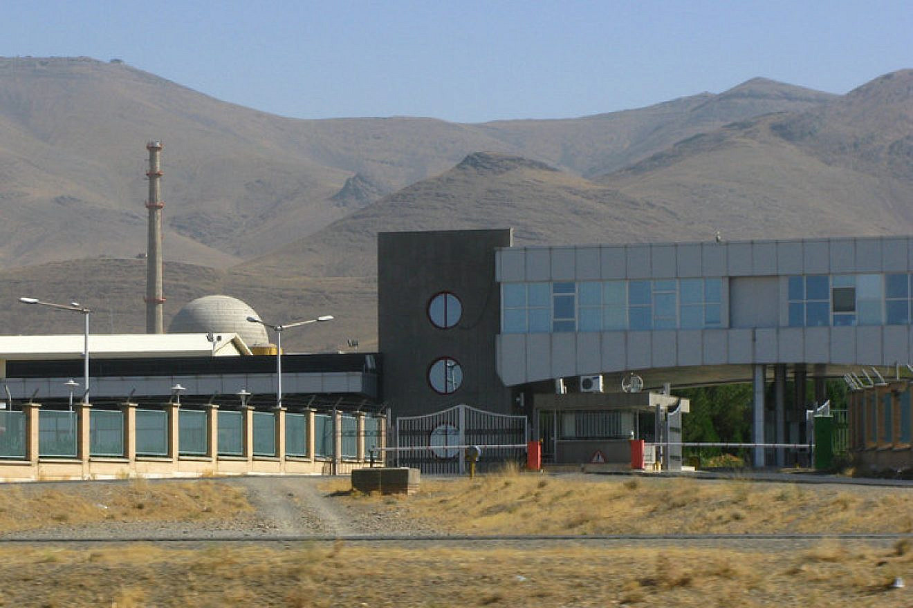 The Iranian nuclear program's heavy water reactor near Arak. Credit: Nanking2012 via Wikimedia Commons.