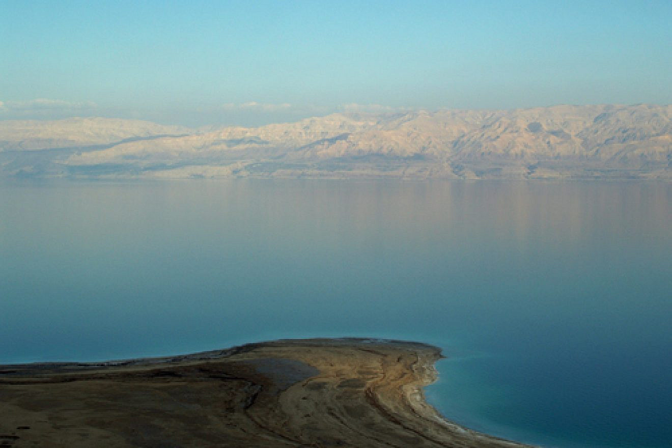 A view of the Dead Sea between Israel and Jordan. Credit: David Shankbone via Wikimedia Commons.