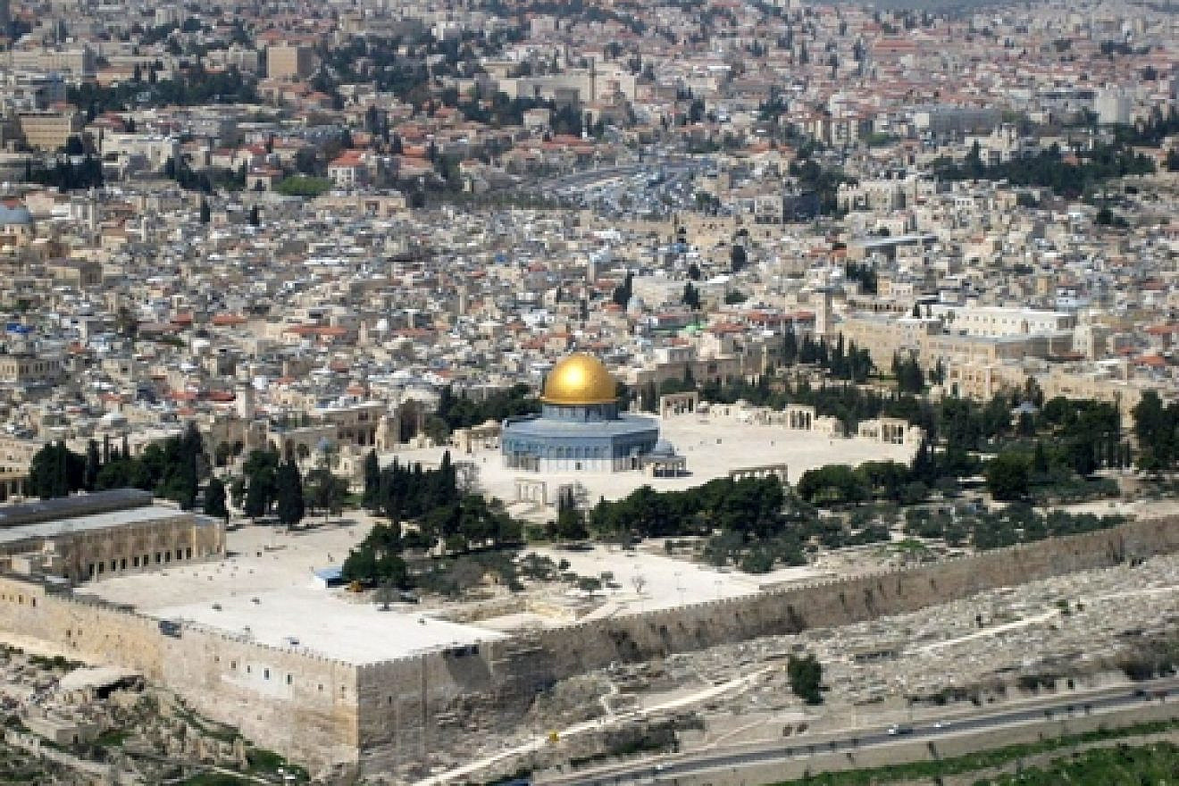 A view of the Temple Mount and Old City of Jerusalem. Credit: Berthold Werner/Wikimedia Commons.