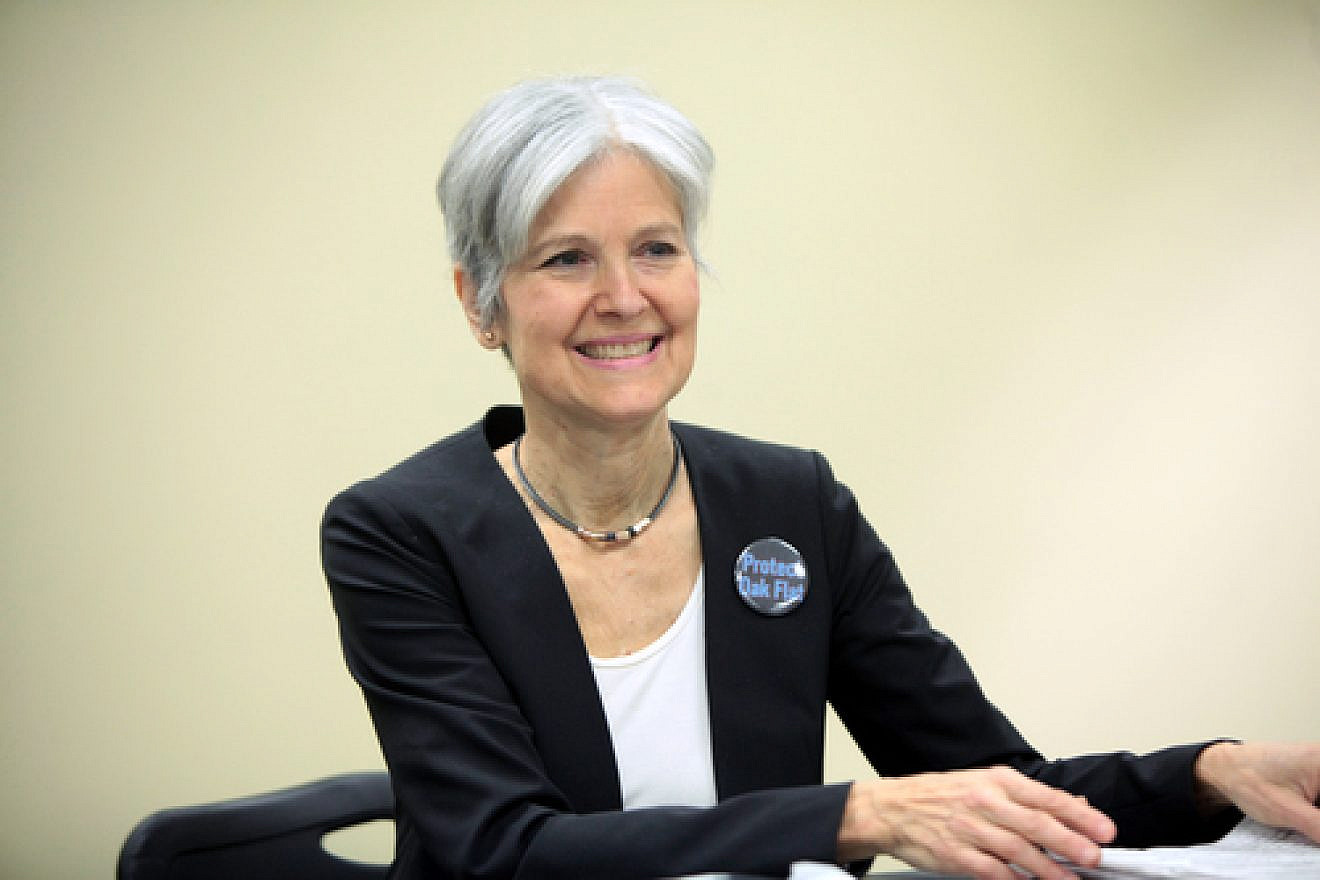 Jill Stein speaking at a Green Party presidential town hall event in Mesa, Arizona in March 2016. Credit: Wikimedia Commons.