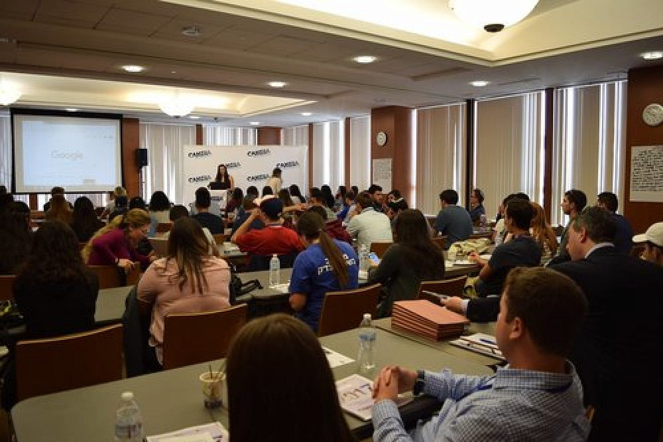 Students participating in CAMERA's seventh annual Student Leadership Training, learning how to make Israel's case to various audiences, including anti-Israel professors and campus activists. Credit: CAMERA.