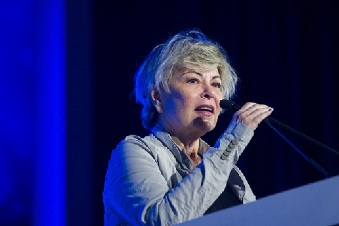 Roseanne Barr speaks at the March 28 “Stop the Boycott” conference in Jerusalem, which was hosted by Yediot Achronot/Ynet. Credit: Miriam Alster/Flash90.