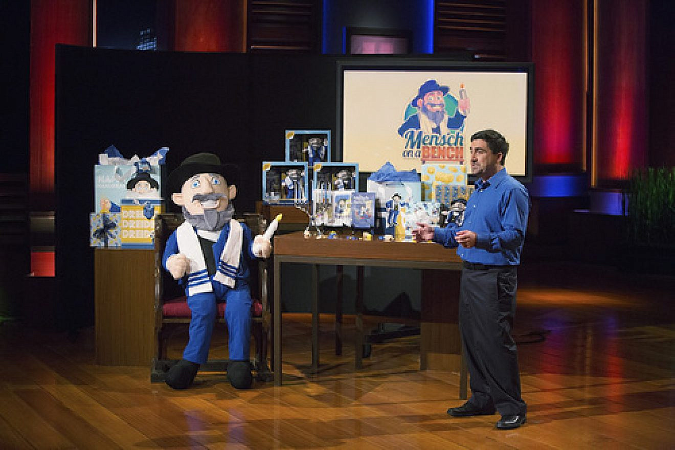 Neal Hoffman presents the "Mensch on a Bench" on the ABC program "Shark Tank." Credit: Mensch on a Bench.