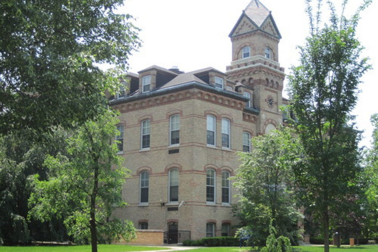 Click photo to download. Caption: The campus of Elmhurst College. Credit: Wikimedia Commons.