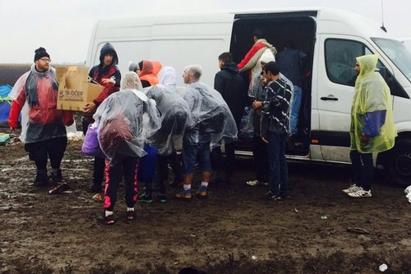 Relief efforts for Syrian refugees near the border with Serbia in Hungary. Credit: JDC.