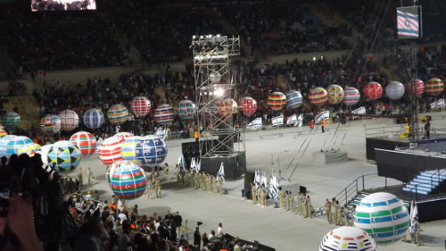 Balloons representing participant countries at the 2013 Maccabiah Games. Credit: Maor X via Wikimedia Commons.