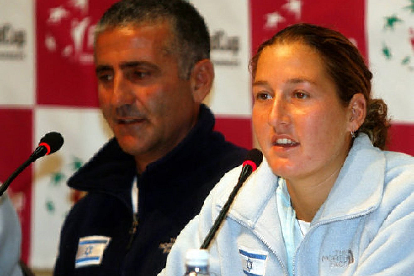 Israeli tennis player Shahar Pe'er at a 2008 press conference with other members of the Israeli team prior to their Fed Cup match against Russia in Tel Aviv. Credit: Roni Schutzer/Flash90.
