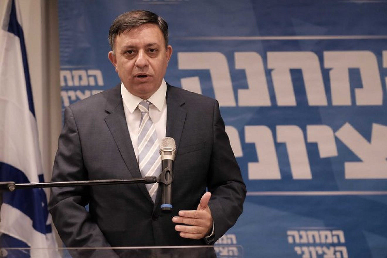 Israeli Labor Party leader Avi Gabbay at a press conference in Tel Aviv on Oct. 1, 2017. Credit: Tomer Neuberg/Flash90.