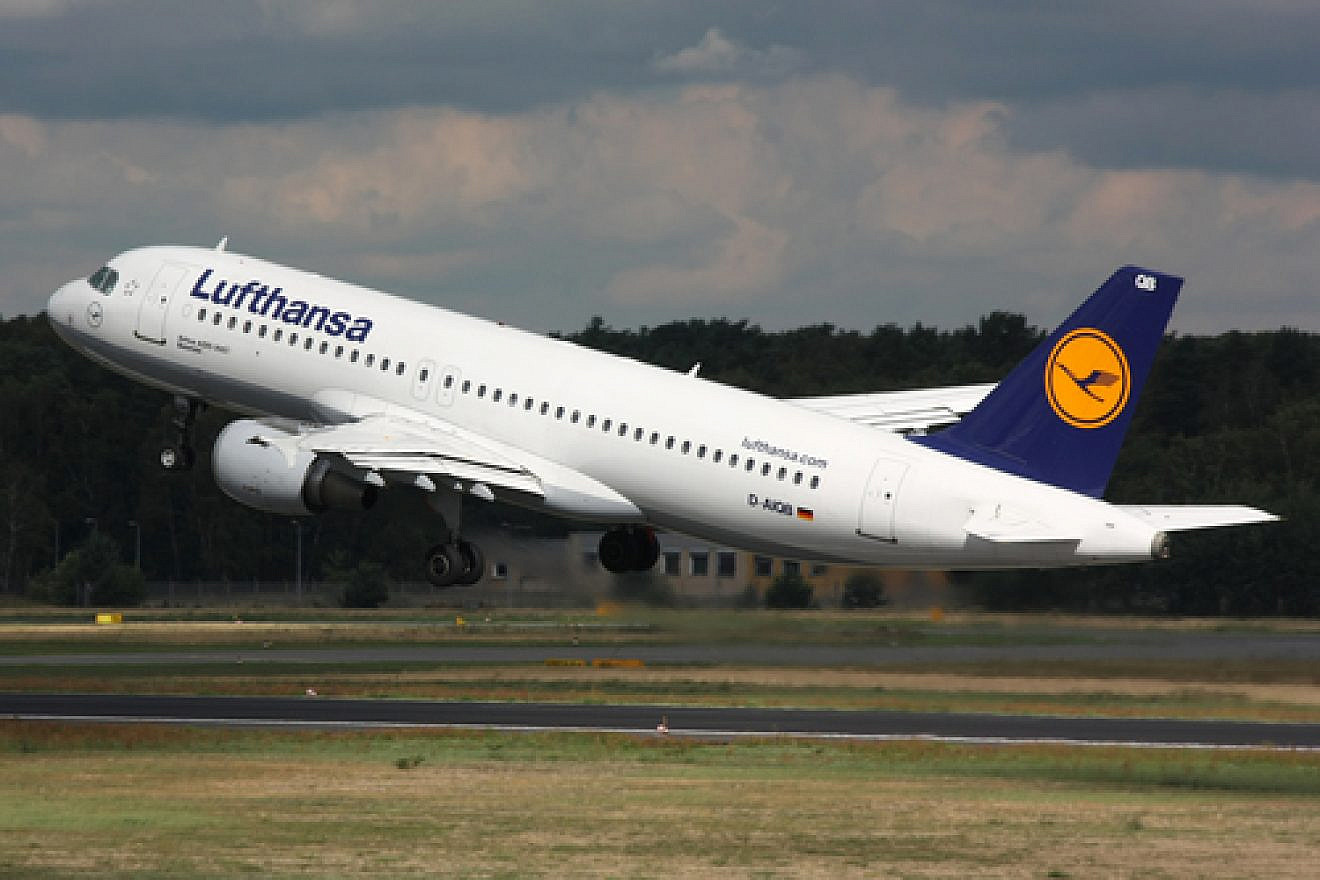 A Lufthansa Airbus A320 takes off at Berlin Tegel Airport.  From legacy carriers such as Lufthansa, the largest airline in Europe, to low-cost carriers such as Great Britain’s easyJet, new flights to and from Israel are popping up all over the grid following the EU-Israel "Open Skies" agreement. Credit: Lasse Fuss via Wikimedia Commons.
