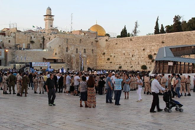 UNESCO resolutions have denied Jewish historical ties to the Western Wall (pictured) and Temple Mount in Jerusalem. Credit: Larisa Sklar Giller via Wikimedia Commons.