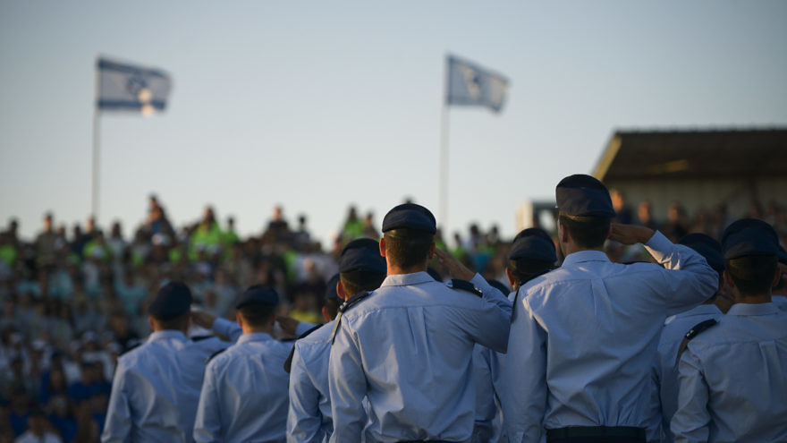 Israeli Air Force (IAF) soldiers who completed the IAF’s flight course are pictured during a graduation ceremony held at the Hatzerim Air Base in southern Israel’s Negev desert on June 25, 2015. Credit: IDF Spokesperson’s Unit/Flash90.