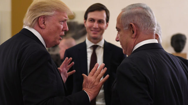 Prime Minister Benjamin Netanyahu (right) and President Donald Trump (left) with White House adviser Jared Kushner (center) at the start of a meeting in Jerusalem on May 22, 2017. Credit: Kobi Gideon/GPO.
