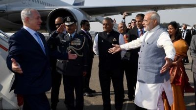 Israeli Prime Minister Benjamin Netanyahu being greeted by Indian Prime Minister Narendra Modi in New Delhi. Credit: Avi Ohayon/GPO.