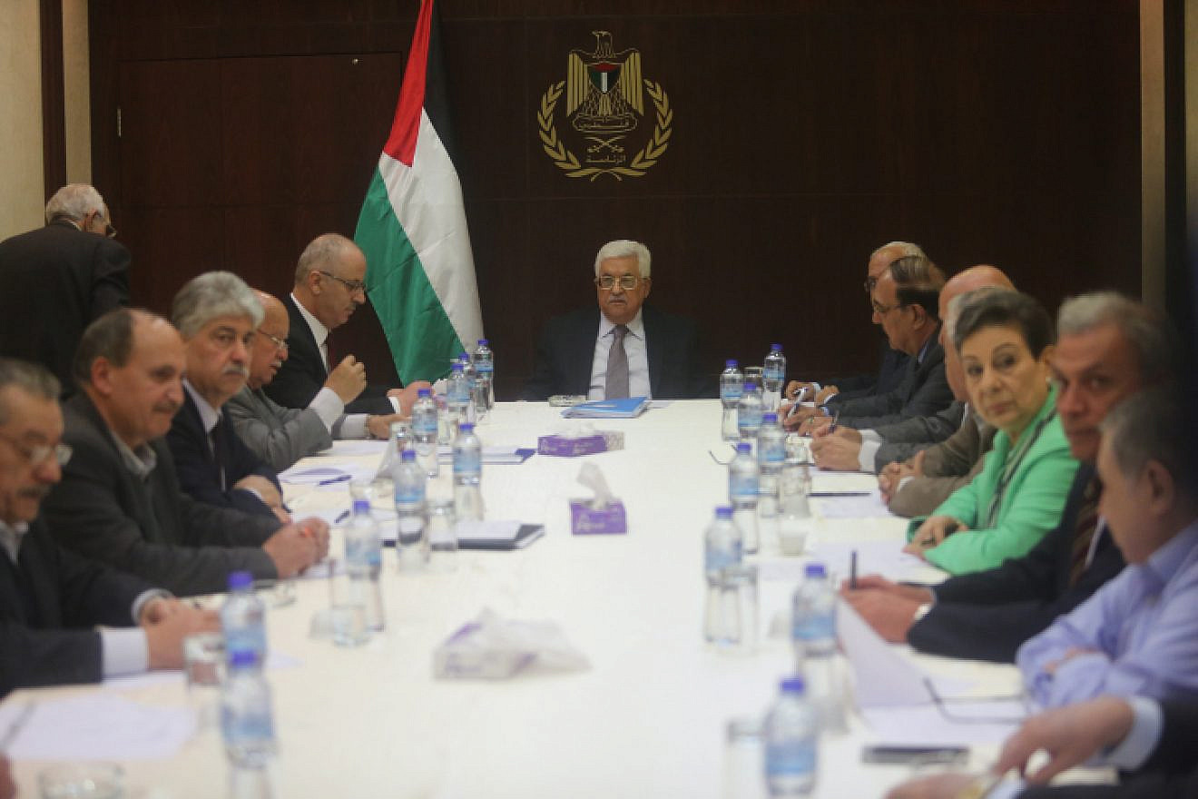 Palestinian Authority leader Mahmoud Abbas chairs a meeting of the executive committee of the Palestine Liberation Organization (PLO) in the West Bank city of Ramallah on April 4, 2016. Photo by Flash90.