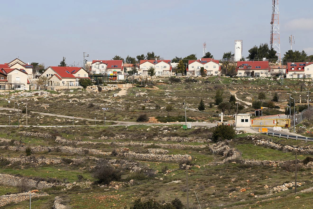 View of the Jewish settlement of Karmei Tzur in Judea near Hebron, which neighbors Givat Sorek. Credit: Gershon Elinson/Flash90.