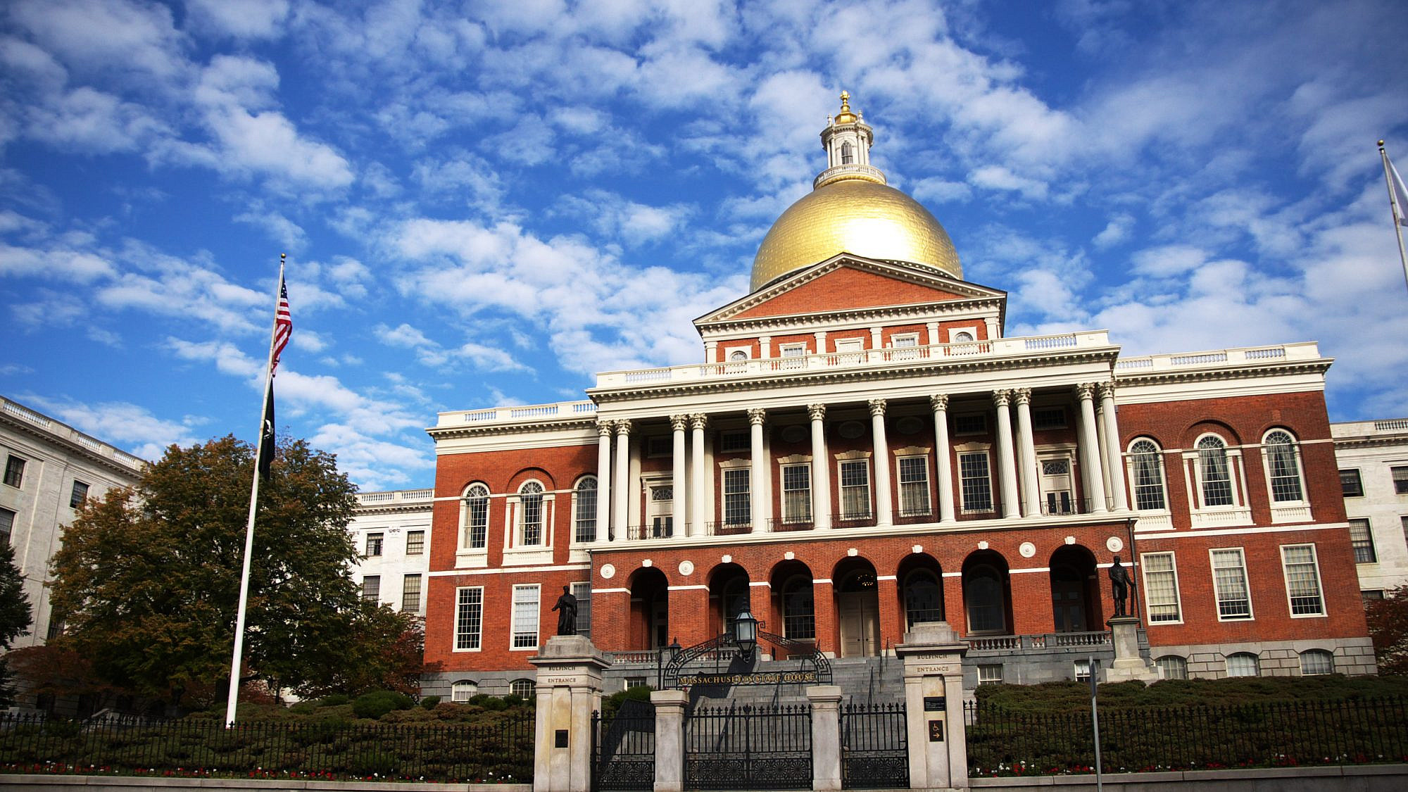 The Massachusetts State House on Beacon Hill in Boston. Credit: Wikimedia Commons.