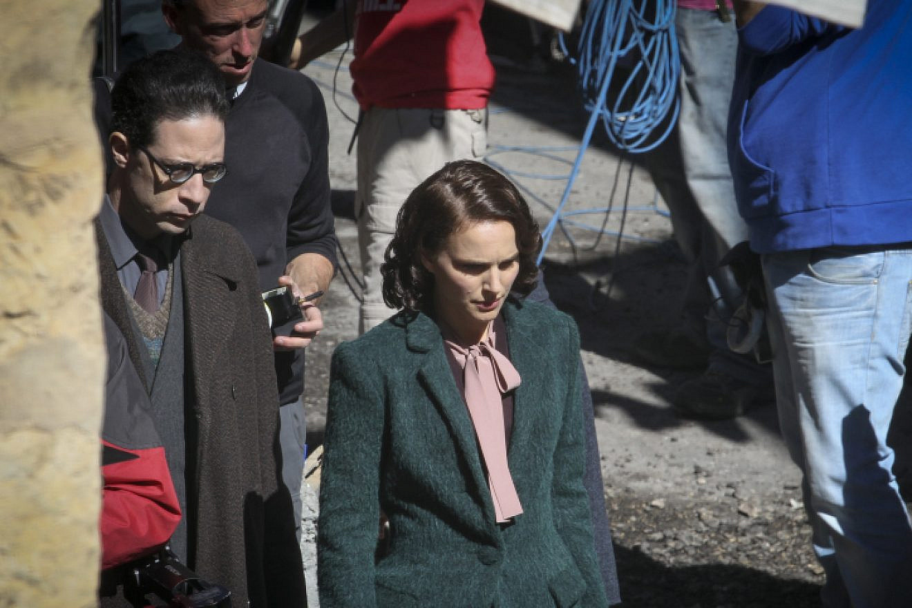 Hollywood actress Natalie Portman and Israeli actor Gilad Kahana seen in Jerusalem's Nachlaot neighborhood, filming a movie based on Israeli author Amos Oz's book, “A Tale of Love and Darkness,” February 2014. Photo by Hadas Parush/Flash 90.