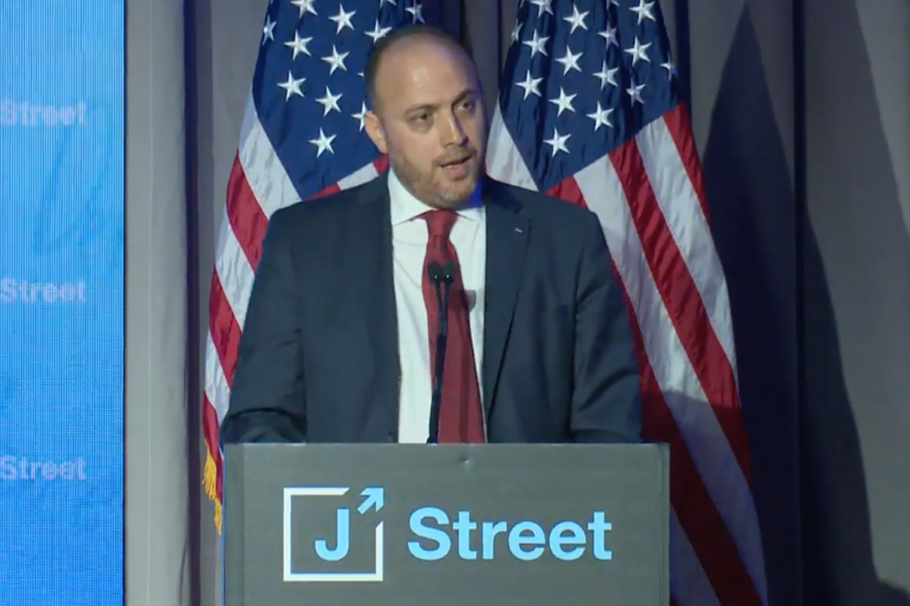 The PLO's envoy to Britain Husam Zomlot, then ambassador to the U.S., speaks at J Street's national conference in Washington, April 16, 2018. Source: Screenshot.