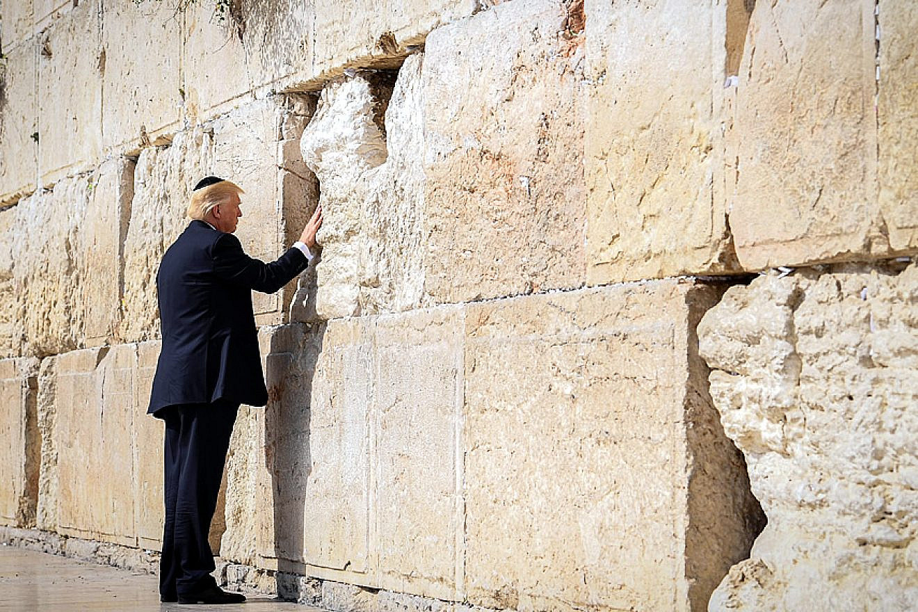 U.S. President Donald Trump visits the Western Wall in Jerusalem, May 22, 2017. Credit: GOP.