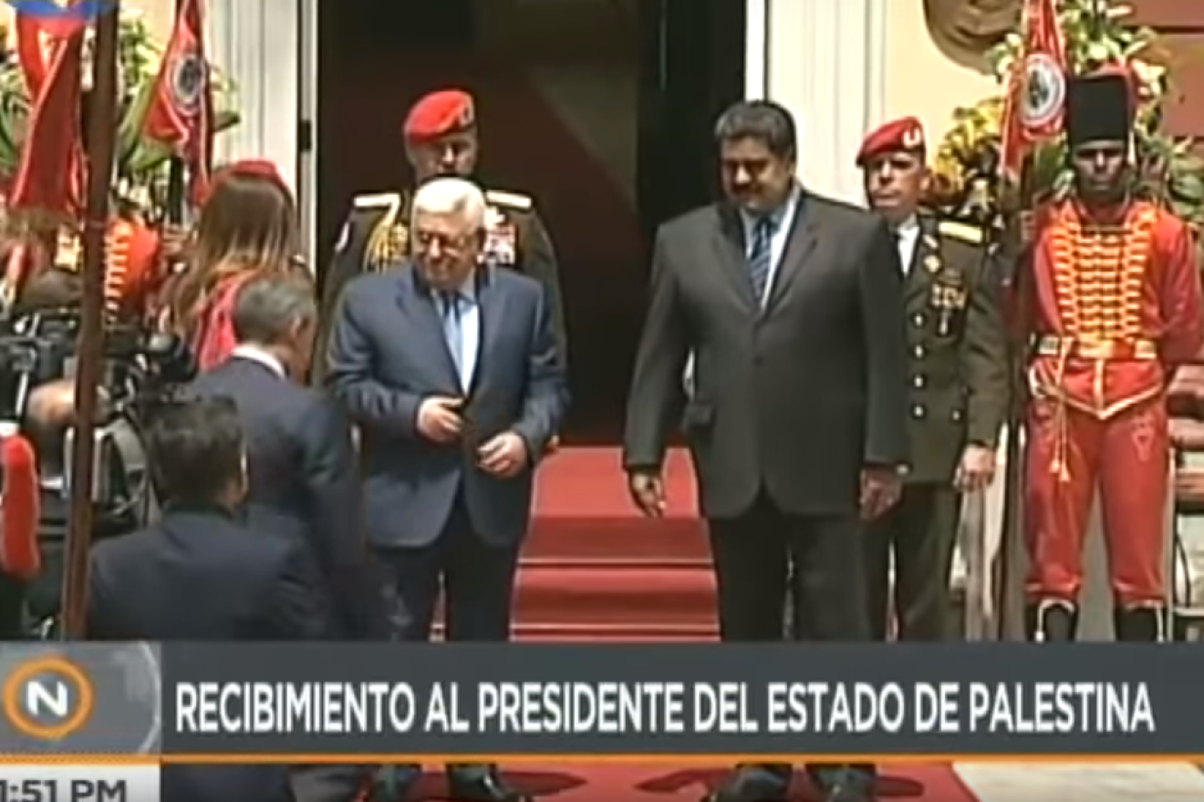 Palestinian Authority leader Mahmoud Abbas is officially received by Venezuelan President Nicolás Maduro. Source: YouTube.