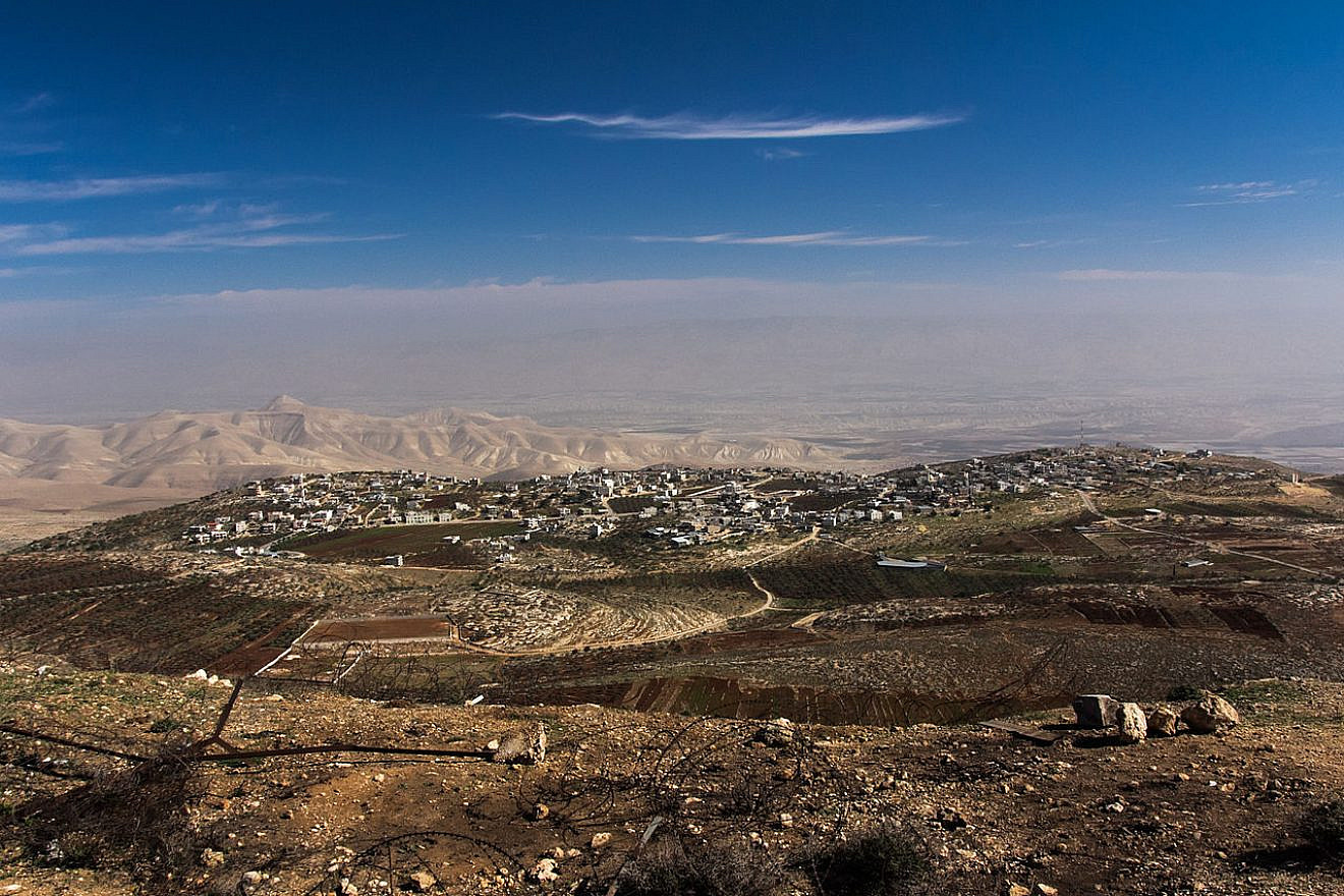 The village of Duma from the west with the Jordan Valley in the background. Credit: Wikipedia.