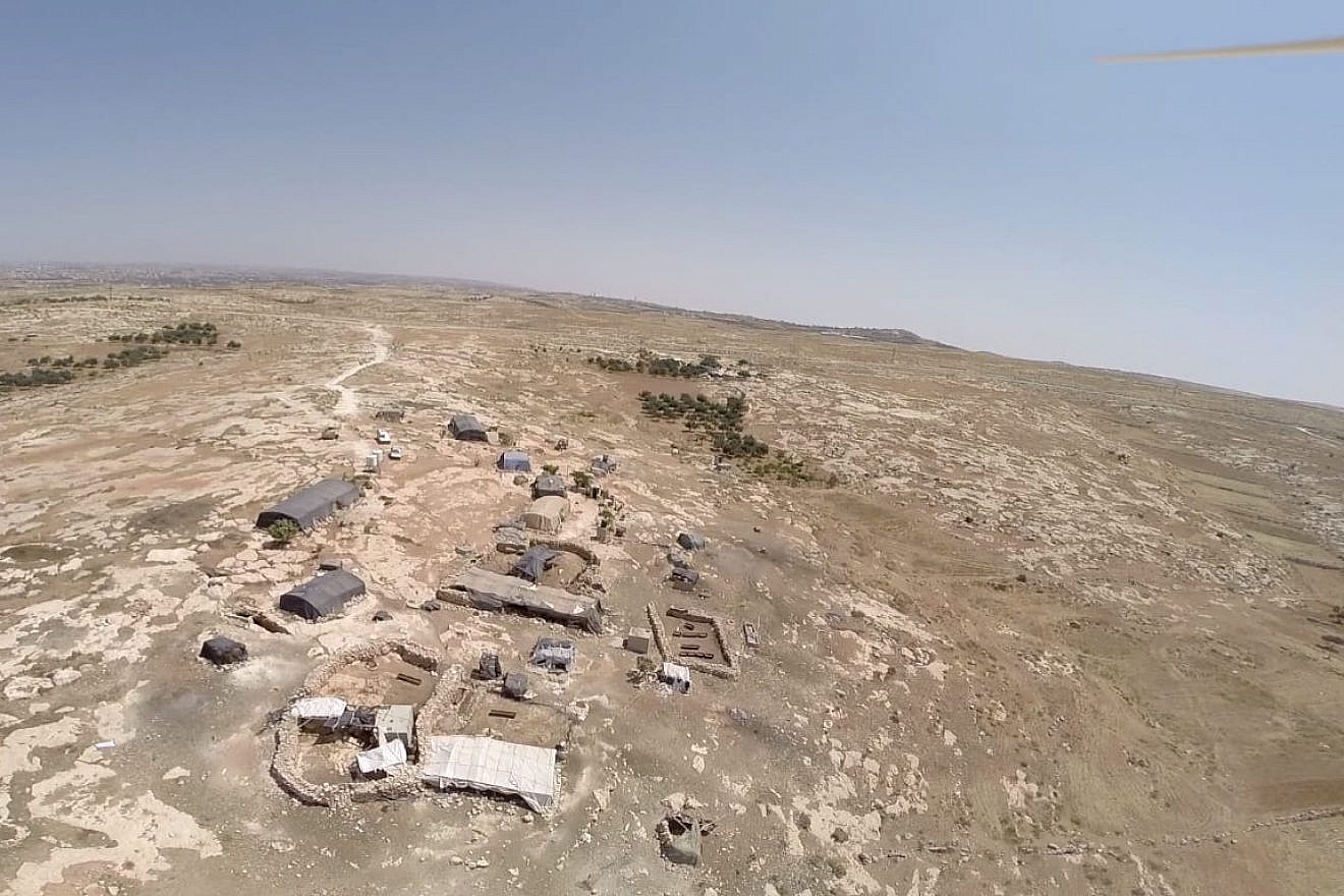Aerial view of the illegal Nawaja outpost at Susiya. (Credit: Regavim)