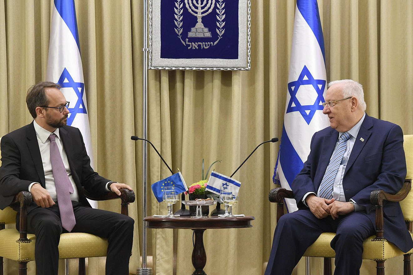 Israeli President Reuven Rivlin receives the credentials of E.U. Ambassador to Israel Emanuele Giaufret (left) in October 2017. Credit: Wikimedia Commons.