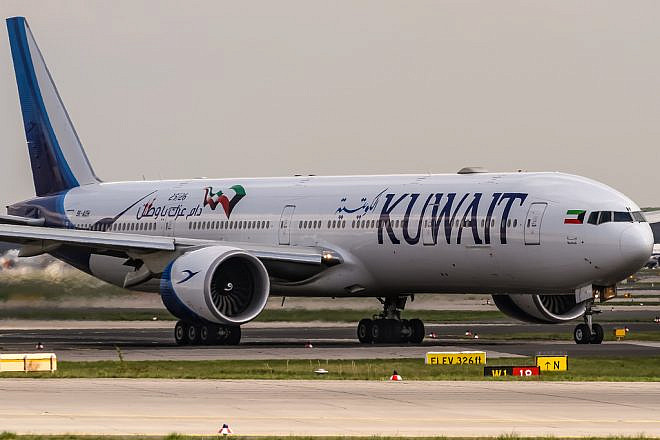 Kuwait Airways Boeing 777-369(ER) departing to Kuwait City. Credit: Photo by Oliver Holzbauer/Flickr.