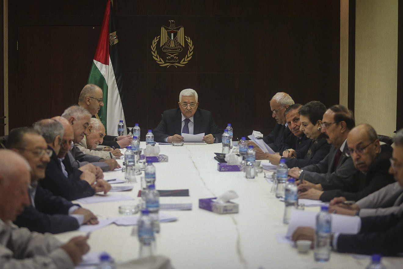 Palestinian Authority leader Mahmoud Abbas chairs a meeting of the PLO executive committee in Ramallah on Aug. 7, 2016. Photo by Flash90.