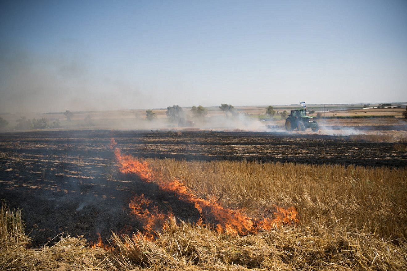 View of a fire at an Israeli wheat field caused from kites flown by Palestinian protesters near the Gaza border on June 5, 2018. Photo by Yonatan Sindel/Flash90.