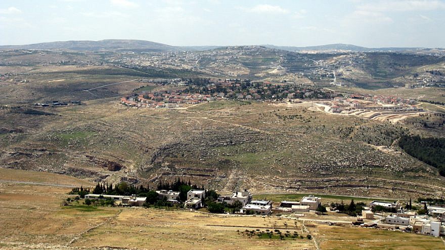 A view of Tekoa. Credit: Avi Deror via Wikimedia Commons.