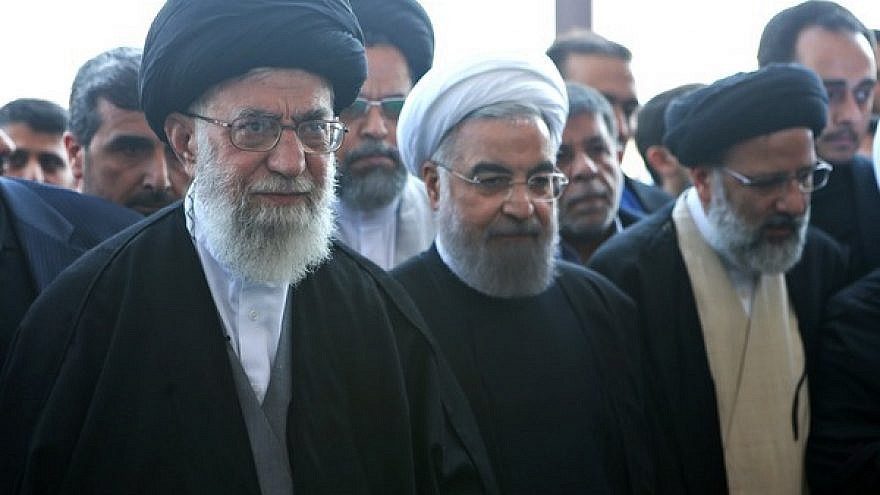 Iranian Supreme Leader Ayatollah Ali Khamenei (left) with Iranian President Hassan Rouhani. Cracedit: Wikimedia Commons.