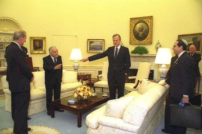 Former Israeli Prime Minister Yitzhak Shamir meeting U.S. President George H.W. Bush at the White House in 1991. Credit: Israeli GPO.