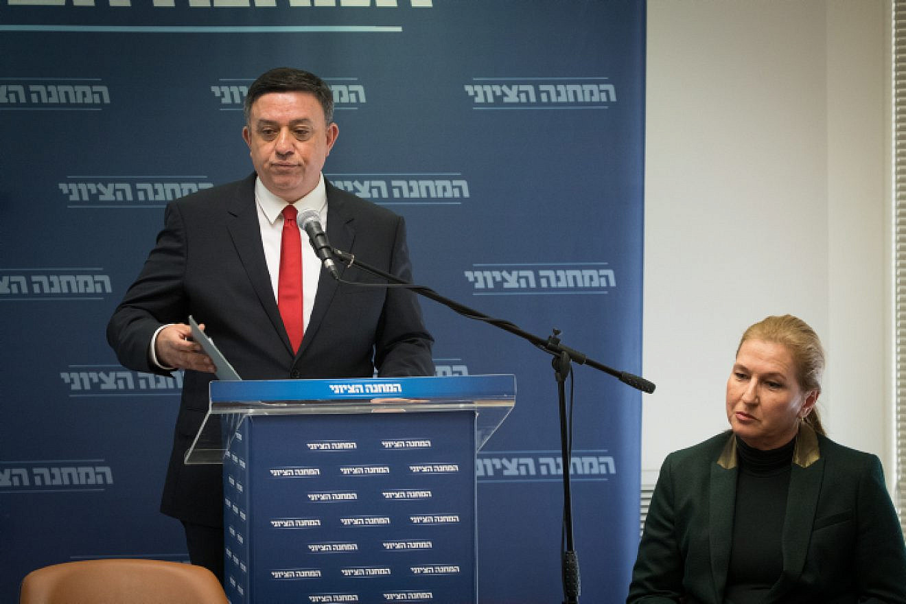 Zionist Union Party leader Avi Gabbay and opposition leader Tzipi Livni during  a statement in the Knesset on Jan. 1, 2019. Photo by Yonatan Sindel/Flash90.