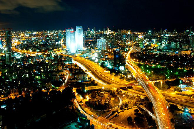 The skyline of Tel Aviv, home to many Israeli startup companies. Credit: Gilad Avidan/Wikimedia Commons.