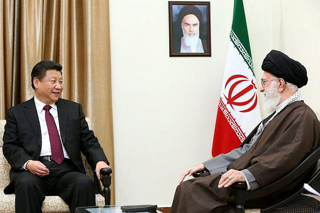 Chinese President Xi Jinping with Iranian leader Ayatollah Ali Khamenei in 2016. Photo: Official Khamenei website via Wikimedia Commons.