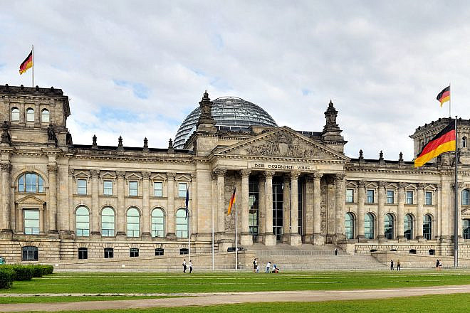 The Reichstag building in Berlin, where the Bundestag meets. Credit: Wikimedia Commons.