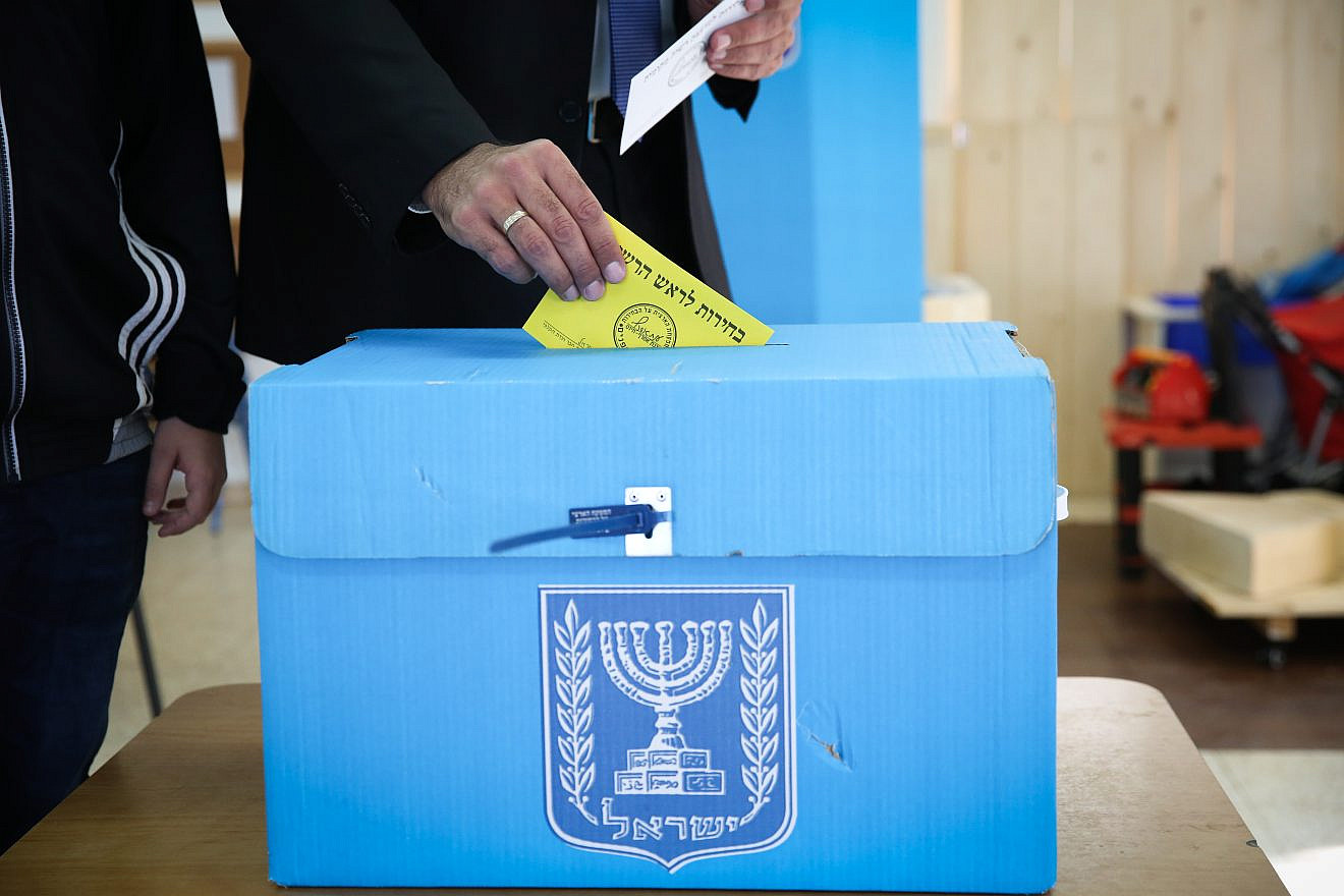 Tzfat mayoral candidate Ilan Shohat casts his ballot at a voting station on the morning of the Municipal Elections, on Oct. 30, 2018, in the northern Israeli city of Tzfat. Credit: David Cohen/Flash90.