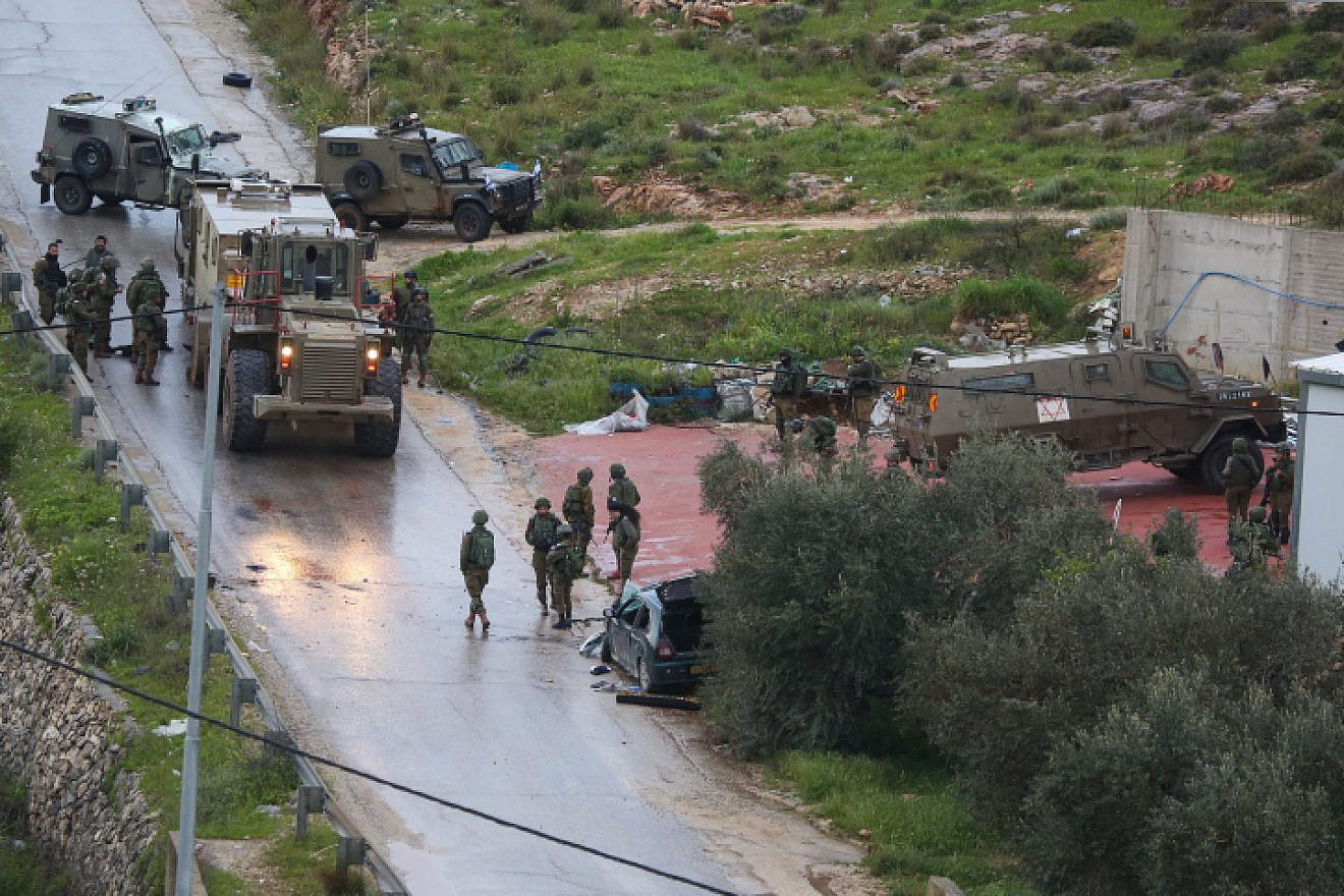 Israeli security forces. at the scene of a Palestinian car-ramming attack on soldiers in Mateh Binyamin in Judea and Samaria (the West Bank), on March 4, 2019. Photo by STR/Flash90.