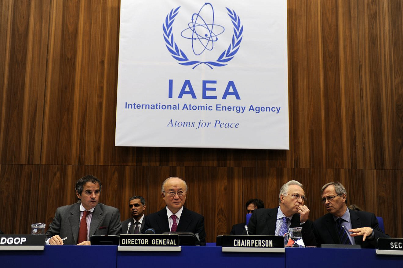 A meeting of the International Atomic Energy Agency Board of Governors (IAEA). Credit: Wikimedia Commons.