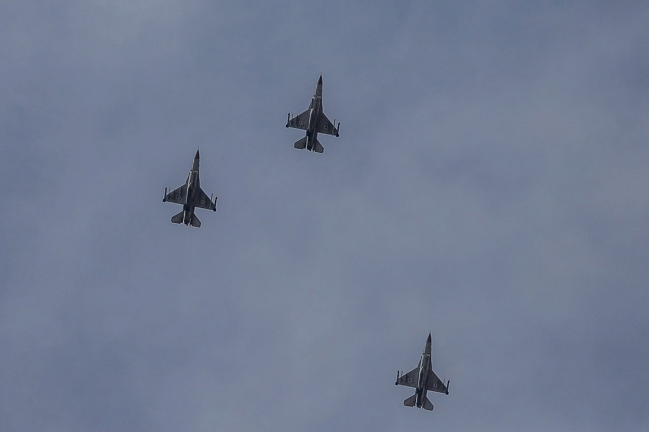 File photo: Israeli warplanes flying towards the Gaza Strip, on May 5, 2019. Credit: Noam Revkin Fenton/Flash90.