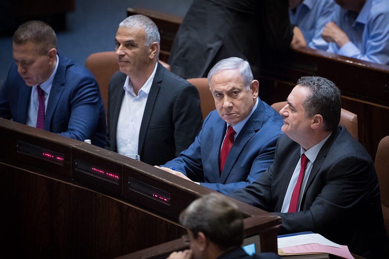 Israeli Prime Minister Benjamin Netanyahu with Israeli parliament members during a vote on a bill to dissolve the current Knesset in Jerusalem, May 29, 2019. Credit: Yonatan Sindel/Flash90.