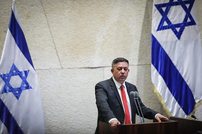 Labor Party leader Avi Gabbay discusses a bill to dissolve the 21st Knesset, May 29, 2019. Photo by Noam Revkin Fenton/Flash90.