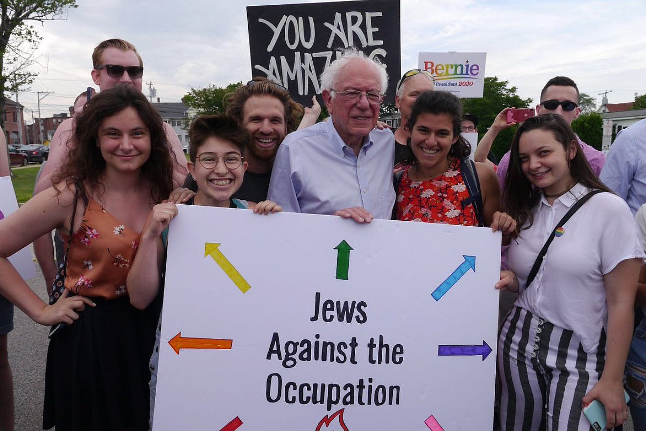 IfNotNow members with 2020 Democratic presidential candidate Sen. Bernie Sanders (I-Vt.) on the campaign trail. Source: IfNotNow via Facebook.
