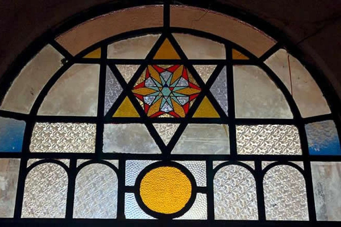 Remaining stained glass in the synagogue’s interior. An entire renovation is being planned, August 2019. Credit: Chabad.org/News.