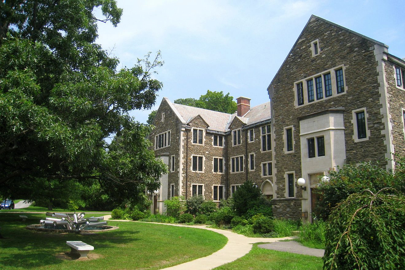 Warden’s Hall at Bard College in Annandale-on-Hudson, N.Y. Faculty offices are located in the building. Credit: Wikimedia Commons.