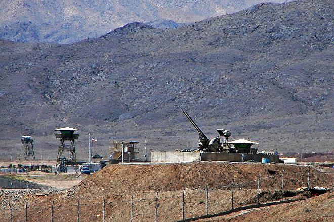 Anti-aircraft guns at Iran's Natanz uranium enrichment facility. Credit: Wikimedia Commons.