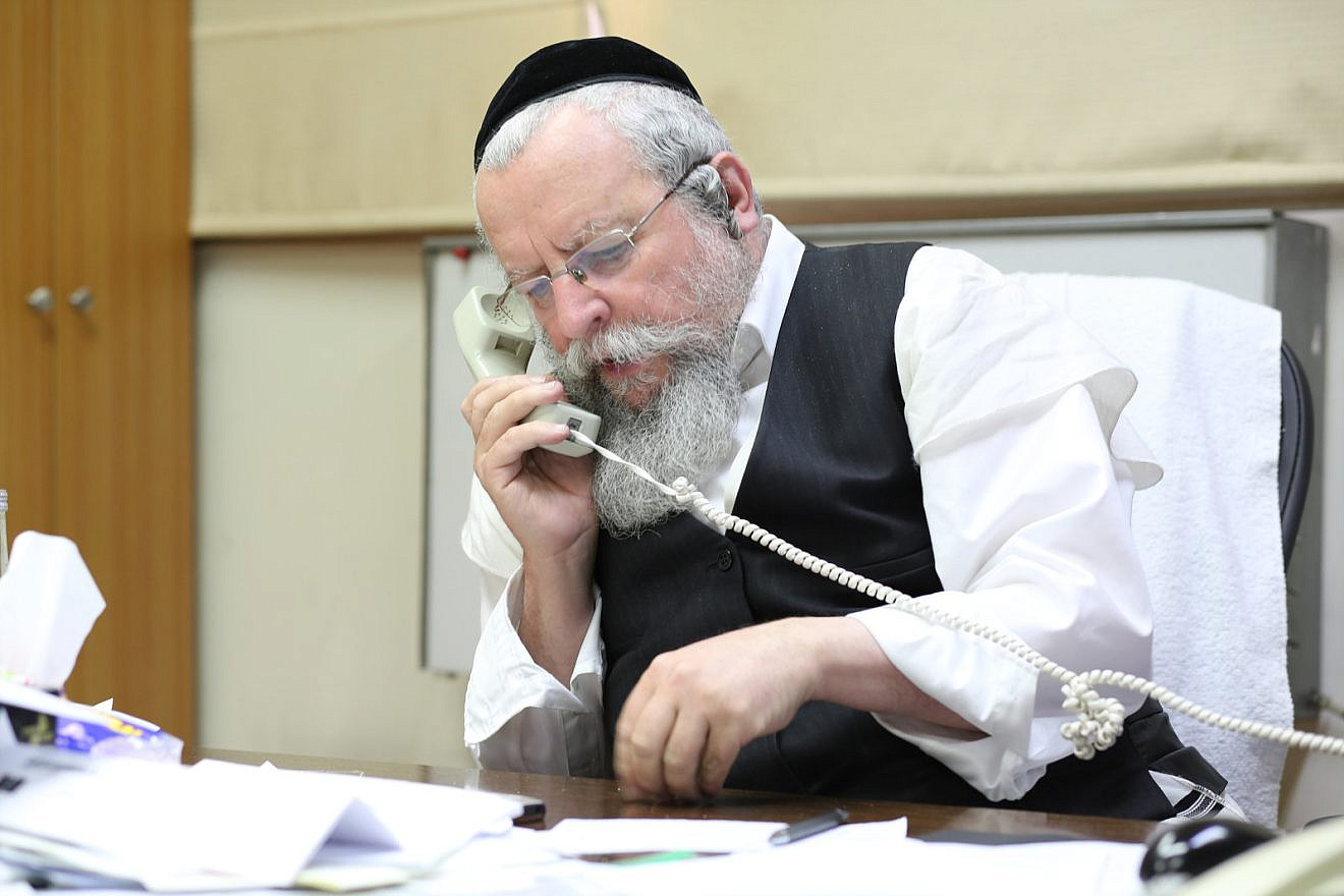Rabbi Avraham Elimelech Firer. Source: www.ezra-lemarpe.org.
